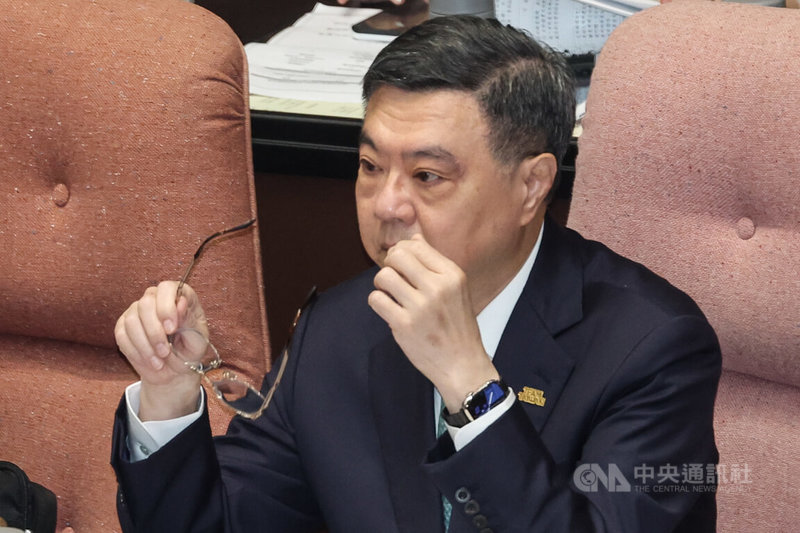 立法院會28日進行施政總質詢,針對非洲豬瘟防疫,行政院長卓榮泰(圖)會前受訪表示,共同的敵人只有病毒,中央與地方要一起合作,疫調也要全面展開,至於廚餘去化的場地,必須有效改進,絕不容許對環境造成二次傷害。中央社記者吳家昇攝 114年10月28日