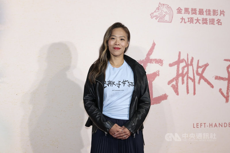 電影「左撇子女孩」將代表台灣角逐2026奧斯卡金像獎,導演鄒時擎(圖)28日在台北松仁威秀出席首映會,分享拍片趣事。中央社記者翁睿坤攝 114年10月28日