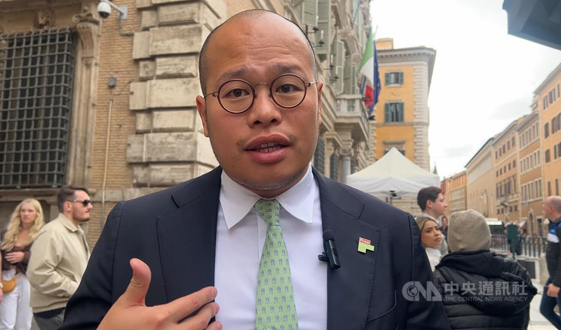 香港媒體大亨黎智英之子黎崇恩27日出席在義大利參議院舉行的聲援記者會後,接受中央社專訪表示,他擔憂黎智英身體狀況差,期盼川習會成為黎智英獲釋契機。中央社記者黃雅詩羅馬攝 114年10月28日