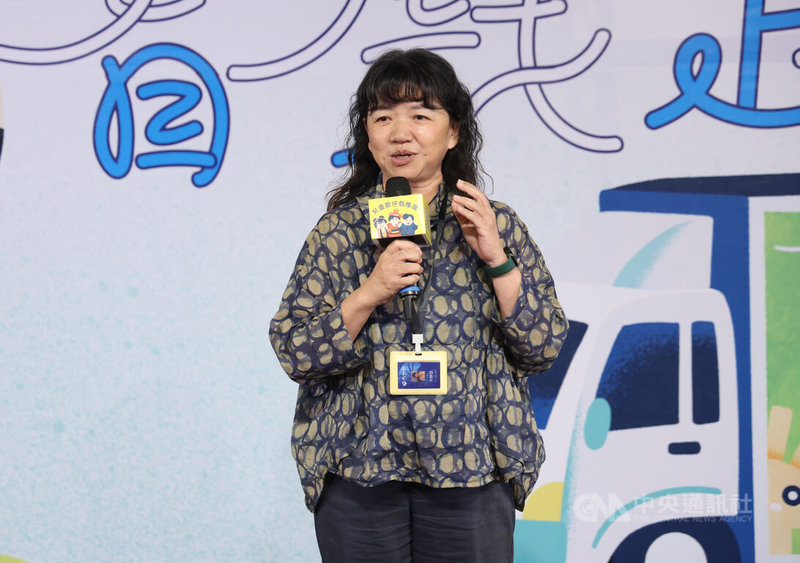 「綴著風吹看戲趣–兒童歌仔戲推廣藝術卡車鄉村巡演」31日將正式啟動,29日在中華文化總會城南空間舉行宣傳記者會,文化部次長李靜慧(圖)出席致詞,邀請親子族群參與。中央社記者張新偉攝 114年10月29日