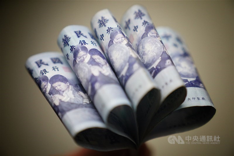 圖為新台幣紙鈔。(中央社檔案照片)