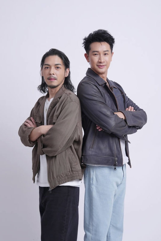 雙人組合浪花兄弟由Darren邱凱偉（右）與楊常青（左）組成，睽違15年將再度合體登台演唱。（杰威爾音樂提供）中央社記者洪素津傳真　114年10月29日