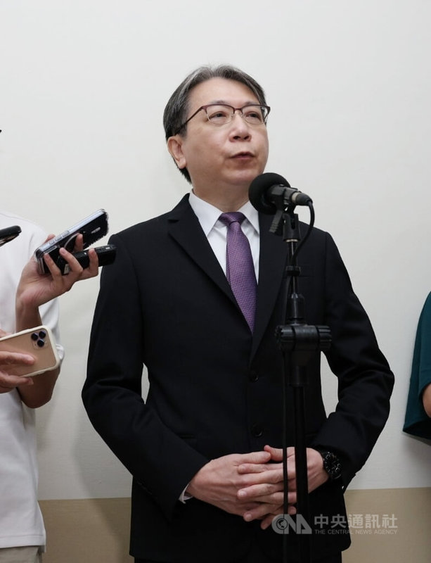 立法院外交及國防委員會29日上午邀請國家安全局報告「近期東亞情勢變化對我國影響之研析」,並備質詢。國安局長蔡明彥會前接受媒體聯訪。中央社記者郭日曉攝 114年10月29日