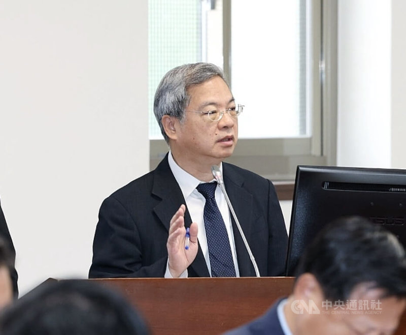 立法院經濟委員會29日邀請經濟部長龔明鑫（圖）列席，針對立委關注電力是否足以供應AI產業發展需求，龔明鑫說，至少到2032年前，比較重要的設施、將來可能要運作的部分都已掌握，也有做些因應處置。中央社記者郭日曉攝　114年10月29日