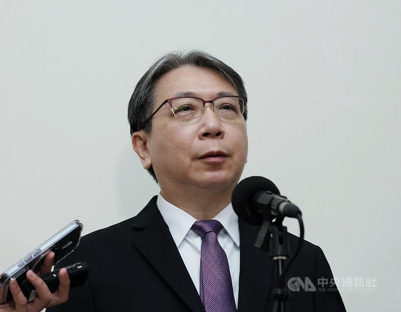 中國重慶市公安局發布公告,對民進黨立委沈伯洋涉嫌分裂國家犯罪立案偵查。國安局長蔡明彥(圖)29日在立法院表示,中共隨意羅織罪名進行跨境脅迫,這樣的恫嚇沒有實質效果,主要是進行政治性宣示,配合對台灣進行法律戰、輿論戰、心理戰的操作。中央社記者郭日曉攝 114年10月29日