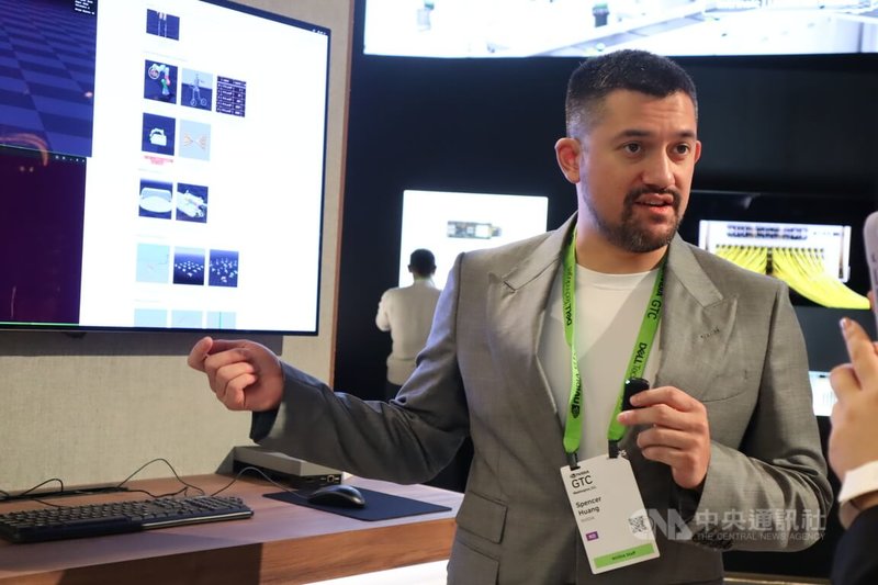 美國人工智慧(AI)晶片大廠輝達27日起在華府舉行GTC技術大會,輝達執行長黃仁勳的兒子、機器人產品線經理黃勝斌與逾150家廠商在大會展覽廳展示創新技術。中央社記者鍾佑貞華盛頓攝 114年10月30日