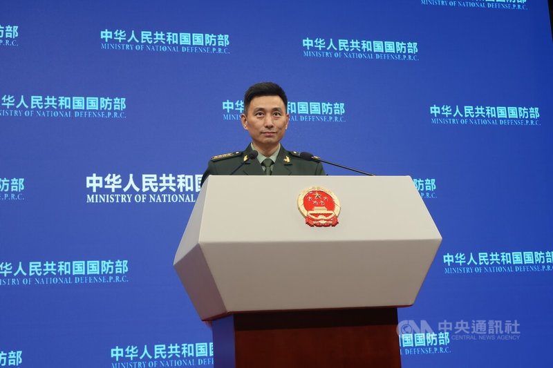 美國總統川普下令五角大廈恢復核試。中國國防部發言人張曉剛（圖）30日表示，注意到有關報導，中國的核政策是一貫和明確的。中央社記者謝怡璇北京攝　114年10月30日