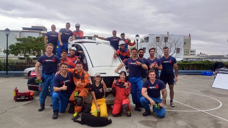 澳洲消防員訪問團30日訪台東縣消防局，交流實際狀況演練操作，聚焦台東常見的山域事故與車禍救援、緊急救護等關鍵領域。（台東縣政府提供）中央社記者盧太城台東傳真　114年10月30日