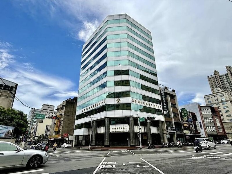 新竹縣一名男子分別於民國112年5月及114年2月違規載運廚餘進入養豬場,遭縣府裁罰卻逾期未繳,經法務部行政執行署新竹分署(圖)查封不動產後,男子乖乖終於繳清全額罰款。(法務部行政執行署新竹分署提供)中央社記者管瑞平傳真 114年10月31日