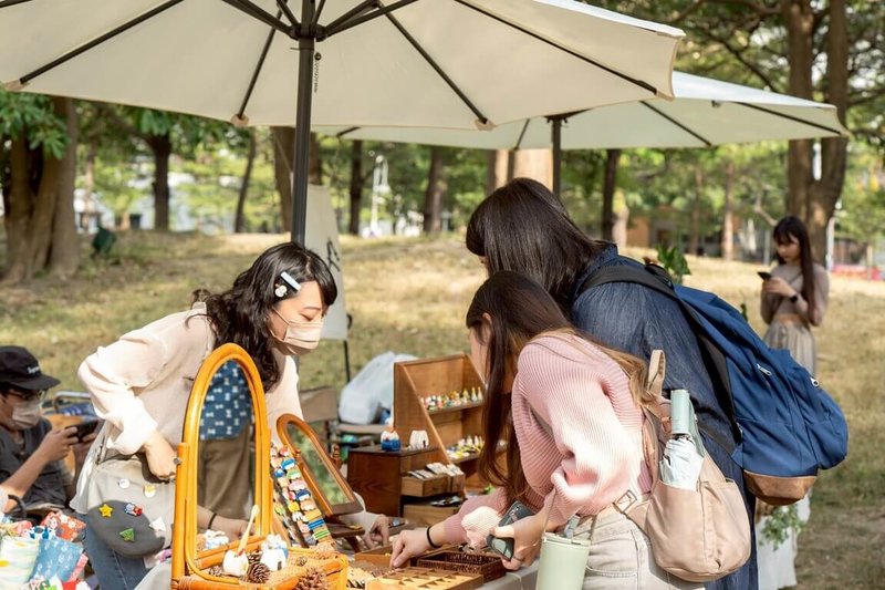 高雄市觀光局「野趣東高雄」活動將於11月8日在六龜新開紀念公園登場。活動結合音樂、市集、手作體驗等,邀請日本熊本特色店家擺攤,共40家台日攤商。(高雄市觀光局提供)中央社記者林巧璉傳真 114年10月31日