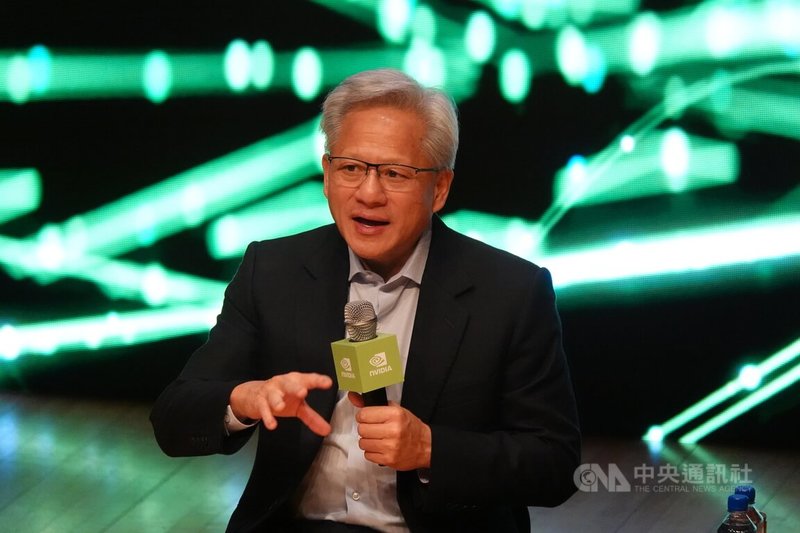人工智慧(AI)晶片龍頭輝達(NVIDIA)執行長黃仁勳宣布與韓國將有多項合作計畫。中央社記者廖禹揚攝 114年10月31日