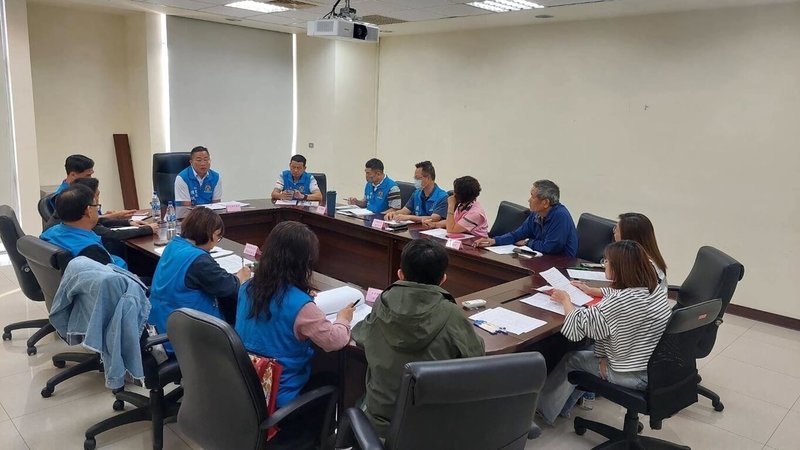 苗栗縣政府31日指出,全縣養豬場共127場,其中10場使用廚餘養豬,飼養1萬3000多頭,占全縣豬隻數約22.6%。綜合防疫安全、產業結構與廚餘管理現況,經研議決定,即日起全面禁止使用廚餘養豬,即使未來中央宣布疫情解禁,苗栗縣仍會持續禁用。(苗栗縣政府提供)中央社記者管瑞平傳真 114年10月31日