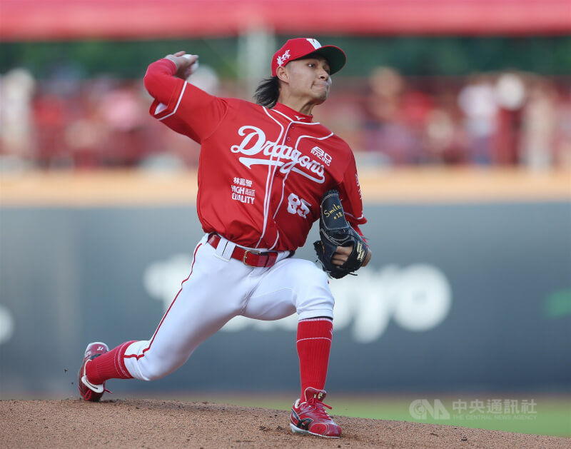 中職味全龍隊徐若熙提出海外自由球員(FA)申請。(中央社檔案照片)