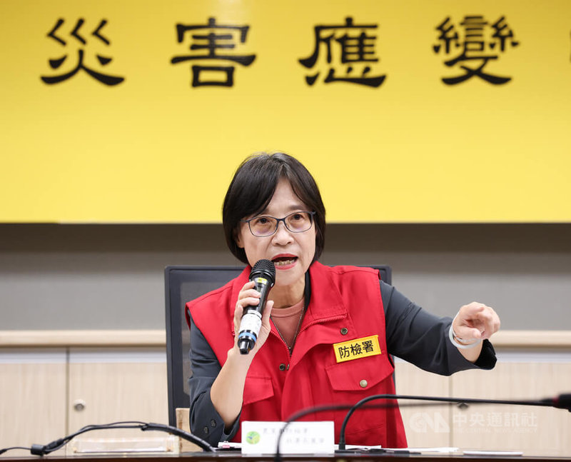 非洲豬瘟中央災害應變中心31日下午在農業部防檢署召開記者會,由防檢署長杜麗華(圖)主持。中央社記者謝佳璋攝 114年10月31日