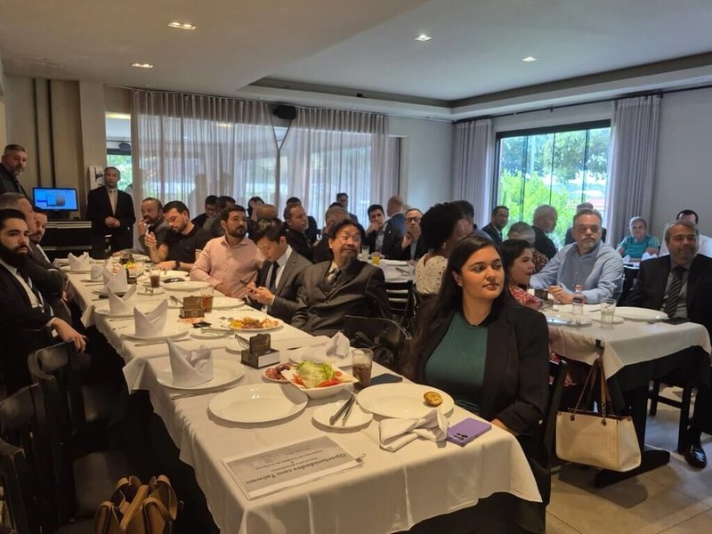 巴西代表處於10月29日中午在首都知名餐廳Nativas舉辦「留台校友會及國合之友會年度活動」,吸引政商學界及媒體等各界人士踴躍參與,展現台巴交流的廣泛層面。(駐巴西代表處提供)中央社記者唐雅陵聖保羅傳真 114年11月01日