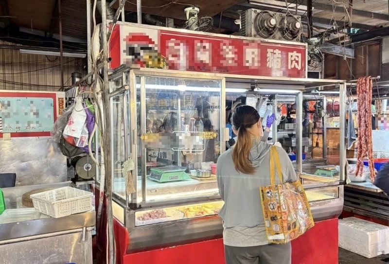 防堵非洲豬瘟疫情，台南市政府衛生局加強查核市售豬肉來源。（台南市政府提供）中央社記者張榮祥台南傳真 114年11月1日