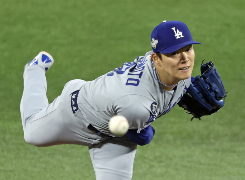 美國職棒世界大賽第6站,洛杉磯道奇隊山本由伸繳出6局好投,最終道奇以3比1擊敗多倫多藍鳥。(共同社)