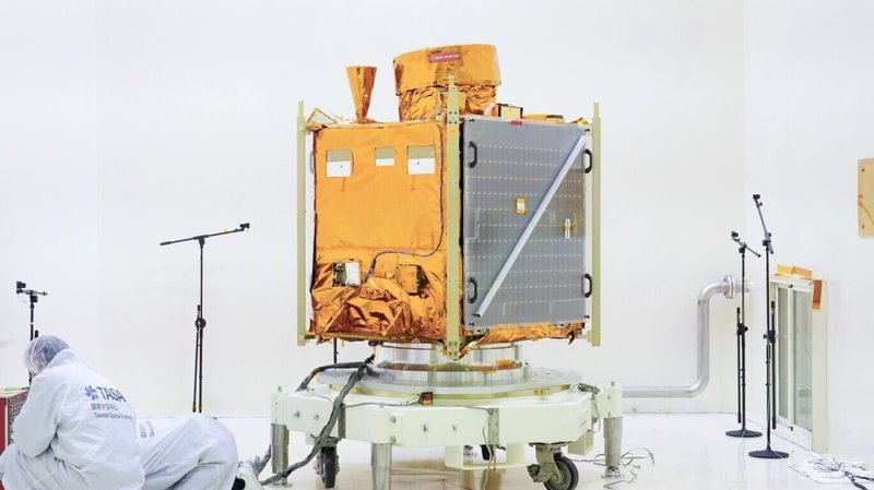 福衛八號首顆衛星「齊柏林衛星」進行音震測試,模擬在發射過程中,火箭的音震所引起震動環境,驗證衛星承受音震後功能是否仍正常運作。(國家太空中心提供)中央社記者趙敏雅傳真 114年11月2日