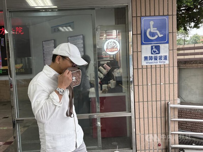 新北地方法院3日針對閃兵案召開準備程序庭,傳喚主嫌陳志明以及共犯張忠(圖)等人到庭。中央社記者曹亞沿攝 114年11月3日