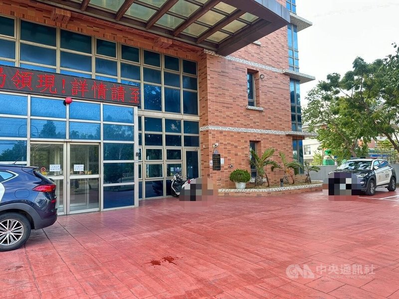 彰化縣警局陳姓員警日前至新竹縣參加警政署課程，涉在宿舍內以手機偷拍女警私密照，因女警當場發現並大聲呼喊而遭逮。檢警3日表示，全案依妨害秘密罪嫌移送竹檢偵辦；至於陳姓員警是否有散布影像等行為，仍待後續調查釐清。中央社記者郭宣彣攝　114年11月3日