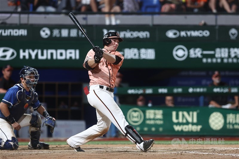 中職統一7-ELEVEn獅隊強打林安可正式行使旅外自由球員權利，領隊蘇泰安表示，明白這是林安可的夢想，抱持著祝福態度。（中央社檔案照片）