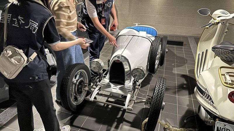 美國財政部針對柬埔寨太子集團犯罪組織實施制裁,名單包含3名台灣人、9家登記於台灣的公司。台北地檢署聲請扣押新台幣45億餘元資產獲准,4日指揮警調展開搜索、拘提行動。(調查局提供)中央社記者劉世怡傳真 114年11月4日