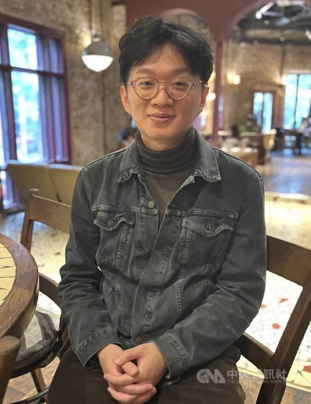 「敦仁之歌」作曲家張玹3日告訴中央社，創作「安土」的初衷，也就是陪伴那些對生活感到辛苦的人，同時打開連結的可能性，他很高興能有機會到越南，與當地聽眾接觸。中央社記者曾婷瑄河內攝　114年11月4日