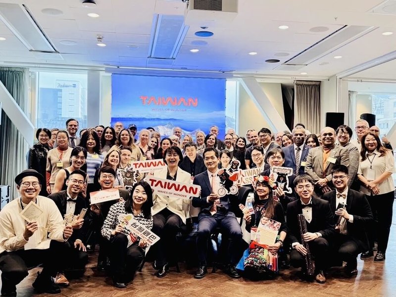交通部觀光署率領台灣觀光代表團3日於瑞典斯德哥爾摩舉辦台灣觀光推廣會，與北歐旅行業界交流，拓展潛在客源。（交通部觀光署駐倫敦辦事處提供）中央社記者辜泳秝斯德哥爾摩傳真　114年11月5日