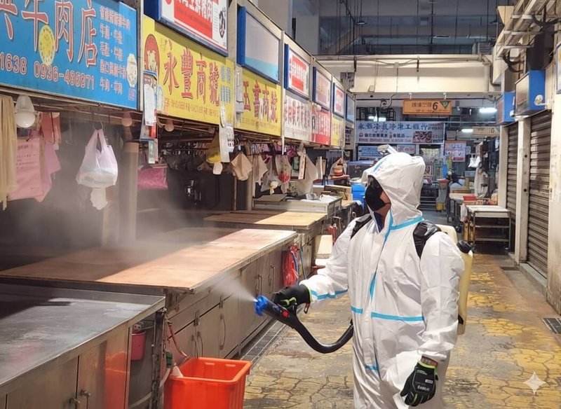 非洲豬瘟禁宰、禁運將解封，台中市經發局5日完成16處市場清消工作，預計開業前完成全市50處市場清消，確保市場復業安全。（台中市政府提供）中央社記者郝雪卿傳真　114年11月5日