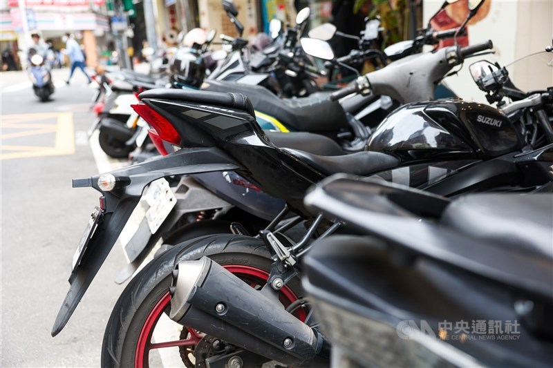 圖為摩托車排氣管。（中央社檔案照片）
