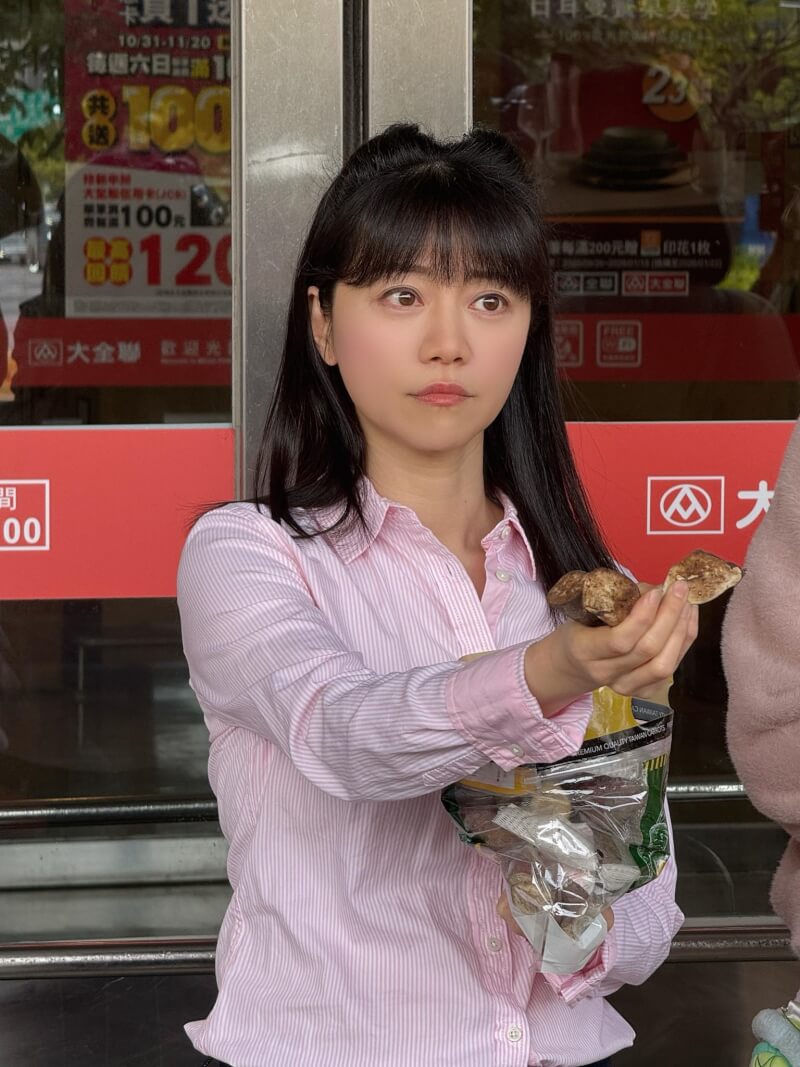 前立委高嘉瑜在社群指出，她在大全聯購買到的地瓜全爛掉，連續撥5通電話致電客服都沒接通。（圖取自facebook.com/ntufishfans）