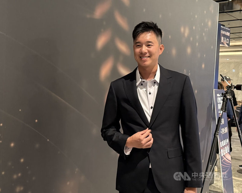 中華職棒樂天桃猿隊本土王牌投手黃子鵬(圖)行使自由球員(FA)權利,他5日出席頒獎典禮坦言,這是重要的決定,當然有掙扎,但打職棒到現在,想知道自己在市場上的價值。中央社記者謝靜雯攝 114年11月5日