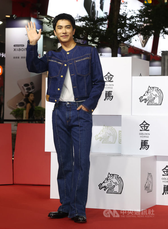 2025金馬影展6日起正式開跑,傍晚在台北信義威秀中庭廣場舉行開幕片「大濛」記者會,片中演員曾敬驊(圖)出席。中央社記者趙世勳攝 114年11月6日