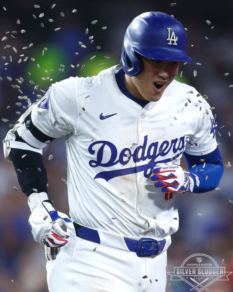 MLB 6日公布國家聯盟「銀棒獎」名單，洛杉磯道奇日籍球星大谷翔平連續3年獲得銀棒獎，也是生涯第4度獲此殊榮。（圖取自x.com/MLB）