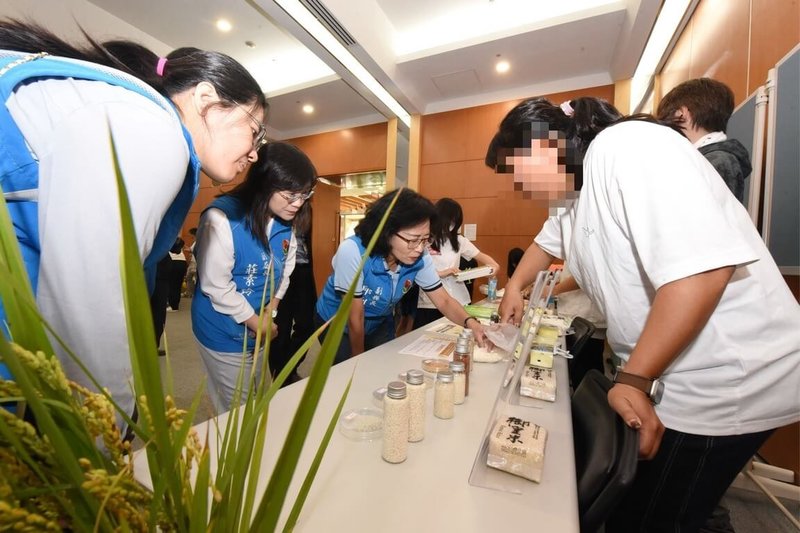 國家衛生研究院7日在苗栗縣舉辦「特務X計畫–不可能的醫任務」科普嘉年華，將院區打造成特務基地，近千名師生一同透過闖關活動探索醫學奧祕。（國衛院提供）中央社記者魯鋼駿傳真　114年11月7日