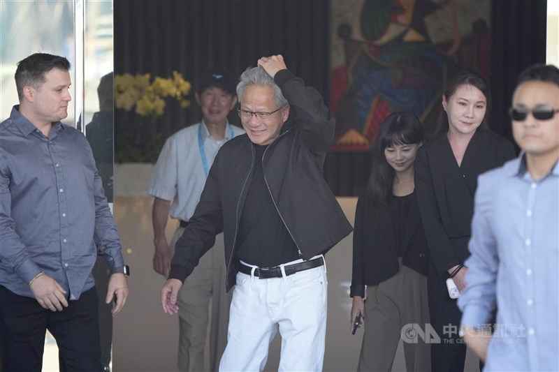 輝達執行長黃仁勳下午將飛抵台灣訪問,首站直奔台積電台南3奈米廠視察產線,這也是他今年第4度訪台。(中央社檔案照片)