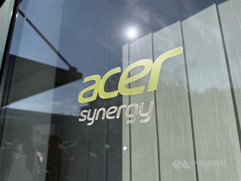 宏碁建立多重事業引擎的策略持續發酵，非電腦及顯示器相關事業營收占10月營收的38.1%。（中央社檔案照片）