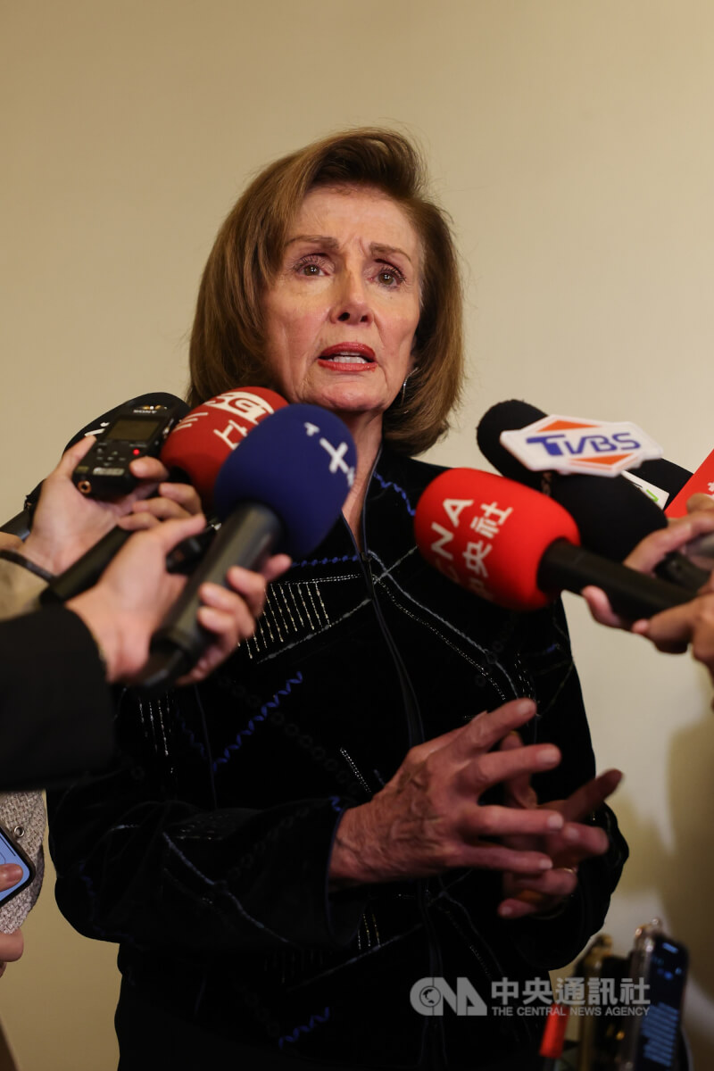 美國前眾議院議長裴洛西於2023 APEC領袖峰會接受台灣媒體訪問。（中央社檔案照片）