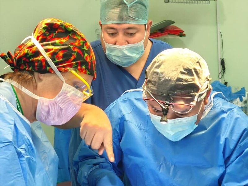 北美洲台灣人醫師協會（NATMA）50人義診團赴台灣友邦貝里斯提供免費醫療服務，4天進行50例外科手術。（許宗邦提供）中央社記者林宏翰洛杉磯傳真　114年11月8日