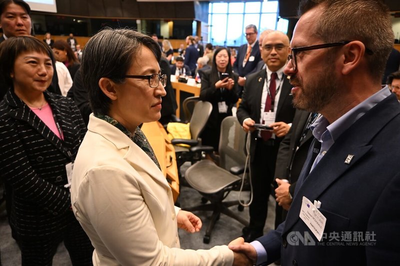 2025年IPAC高峰會在比利時布魯塞爾的歐洲議會召開,副總統蕭美琴在峰會上發表演說,和與會各國議員交流。中央社記者吳柏緯布魯塞爾攝 114年11月8日