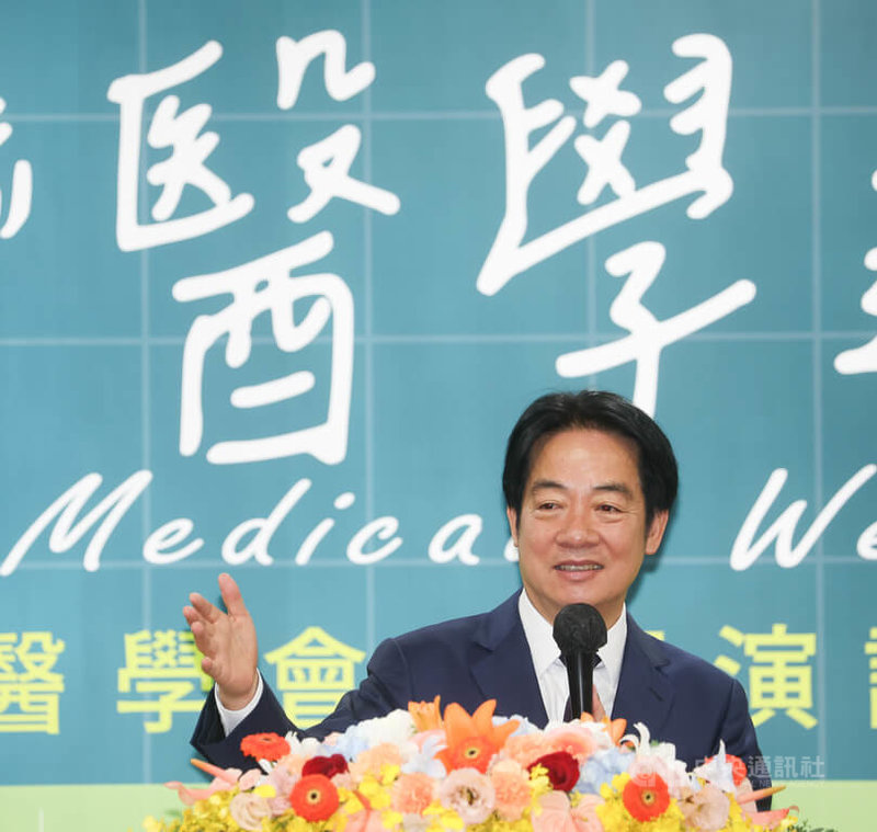 「2025台灣醫學週─台灣聯合醫學會學術演講會」開幕典禮，8日上午在台大醫院國際會議中心舉行，總統賴清德（圖）應邀出席致詞。中央社記者謝佳璋攝  114年11月8日