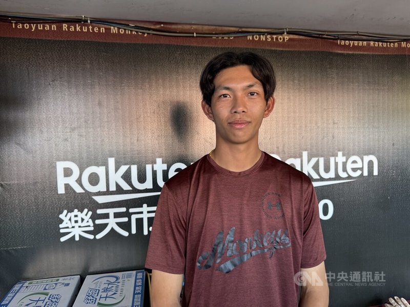 中華職棒樂天桃猿隊投手曾家輝（圖）季後在球隊安排下加入日職橫濱DeNA秋訓，教練團協助調整投球機制，改善發力和聯貫性。中央社記者謝靜雯攝  114年11月9日