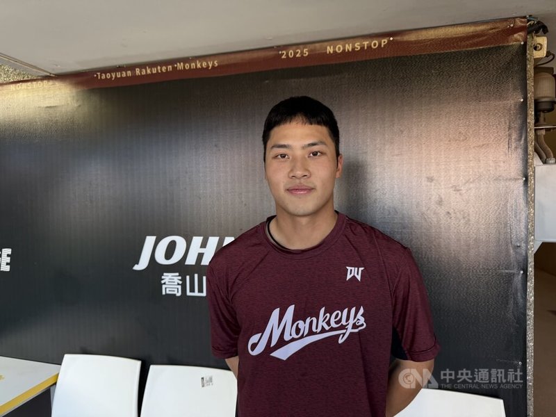 中職樂天桃猿隊野手許賀捷（圖）赴橫濱訓練成效佳，嘗試不同方法，1小時就看見蓄力相關數據提升，8日與樂天金鷲交手單場3安。中央社記者謝靜雯攝　114年11月9日