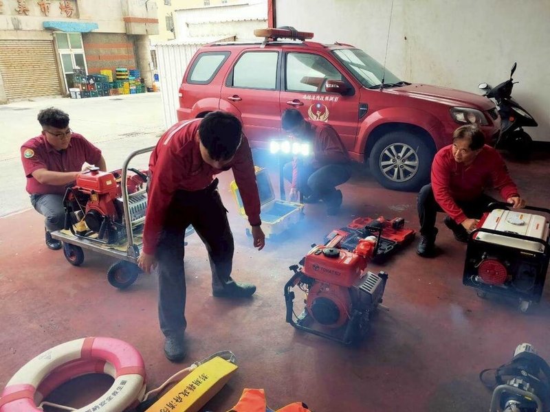 颱風鳳凰逼近，澎湖預估風力強勁，恐有致災危險，澎湖縣消防局除完成防災整備，也提醒各單位與民眾應嚴加戒備，確實做好防颱措施，避免颱風侵害。（澎湖縣消防局提供）中央社  114年11月10日