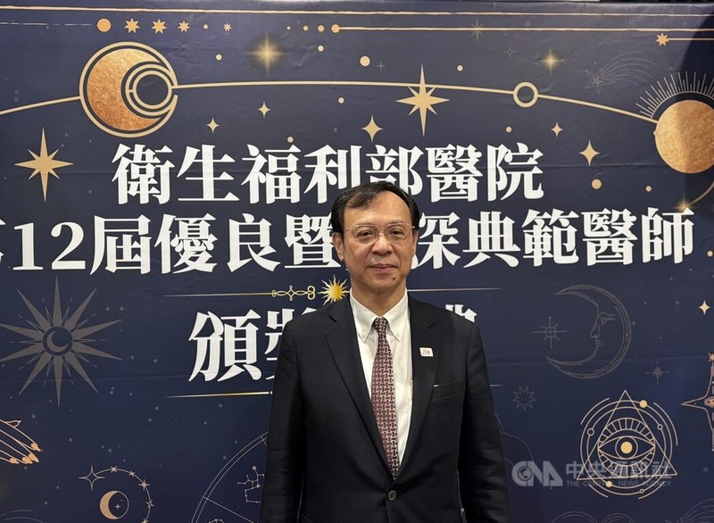 連續7年市售雞蛋未驗出農藥芬普尼殘留破功，衛福部長石崇良（圖）11日受訪否認公布慢半拍，強調「查到哪、公布到哪」。中央社記者沈佩瑤攝　114年11月11日