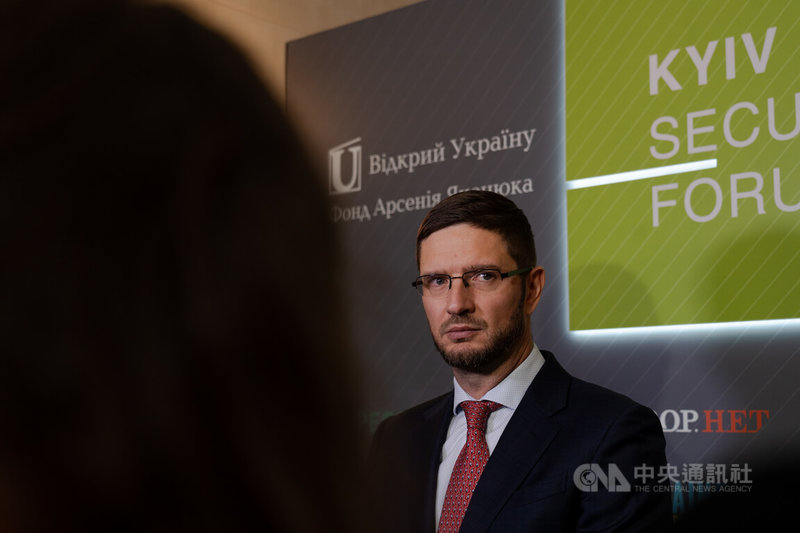 烏克蘭能源設施近日遭俄羅斯攻擊，全國電力供應緊張。烏克蘭最大民營能源企業DTEK旗下D.Trading執行長薩哈魯克表示，有些火力發電廠遭5到6枚彈道飛彈襲擊，俄軍近期使用大量高威力武器攻擊能源設施。中央社記者陳彥婷基輔攝　114年11月11日