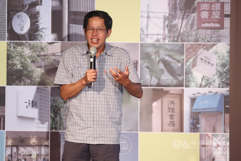 2025第2屆樹梅「獨書獎」頒獎典禮11日下午在台北華山文化創意產業園區舉行，評審團主席劉克襄（圖）出席致詞。中央社記者王騰毅攝　114年11月11日