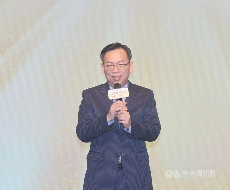 交通部觀光署11日在台北舉行第2屆觀光亮點獎頒獎典禮,交通部次長林國顯致詞表示,持續以創新與韌性吸引國際旅客,而「觀光亮點獎」正是將地方特色推向世界舞台的重要平台。中央社記者郭日曉攝 114年11月11日