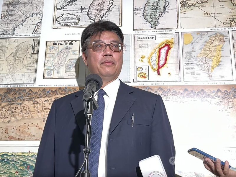 大陸委員會主委邱垂正12日赴立法院內政委員會業務報告與備質詢，他於會前受訪。中央社記者李雅雯攝　114年11月12日