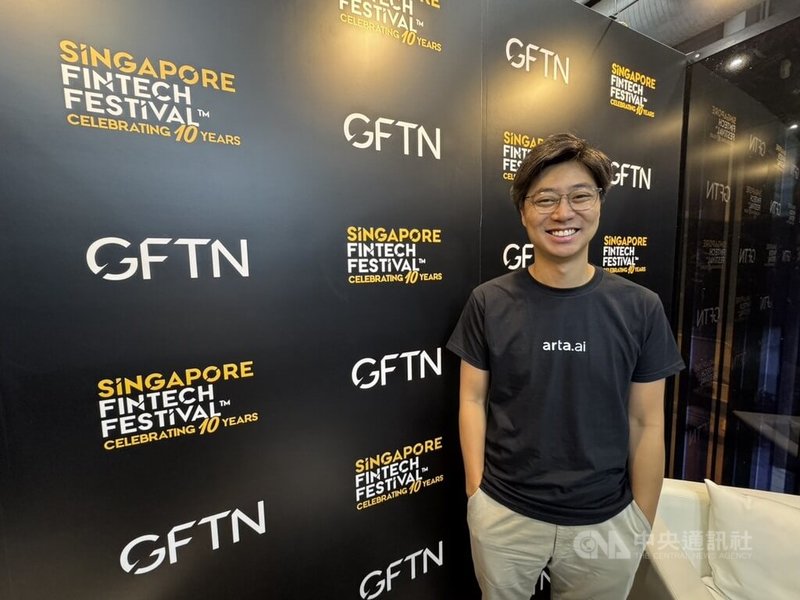 全球最大金融科技盛會的新加坡金融科技節12日登場，新加坡金融科技生態推手之一的台裔新創工作者江維禮接受中央社專訪指出，要將科技與金融真正結合，「人性化」是關鍵。中央社記者吳昇鴻新加坡攝　114年11月12日